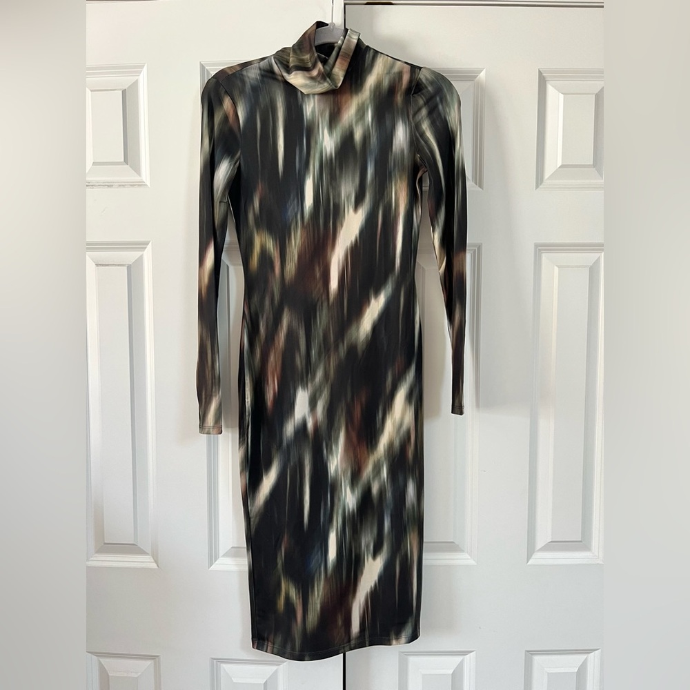 H&M Black and Green Tie Dye Turtleneck Midi Dress
